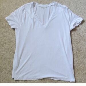 Zara White V-Neck Short Sleeve Tee